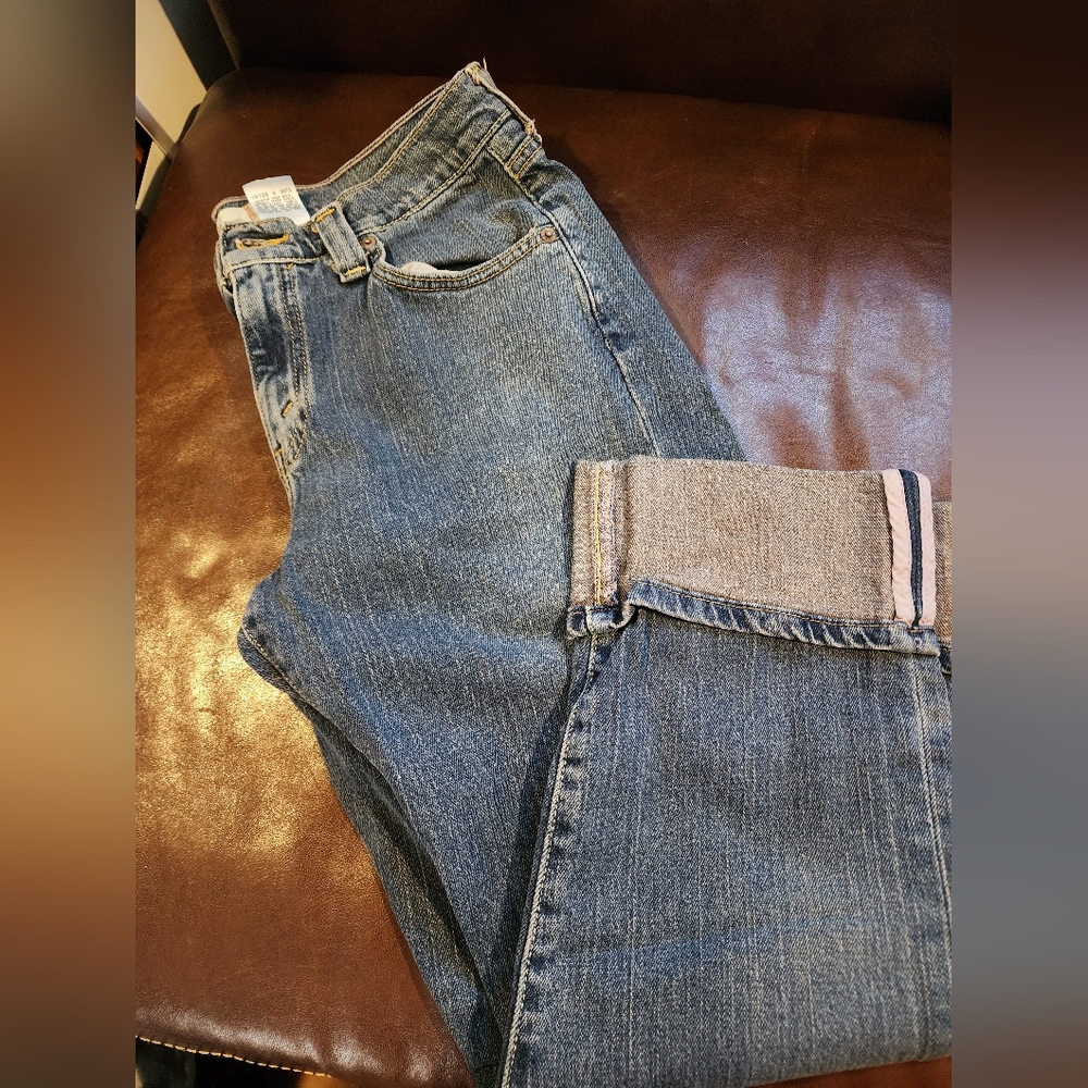 Levi's Straight Leg Capri Jeans